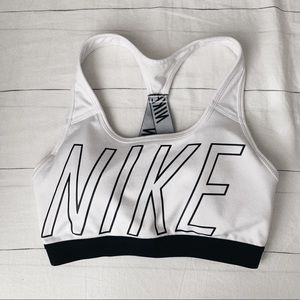 black and white nike sports bra